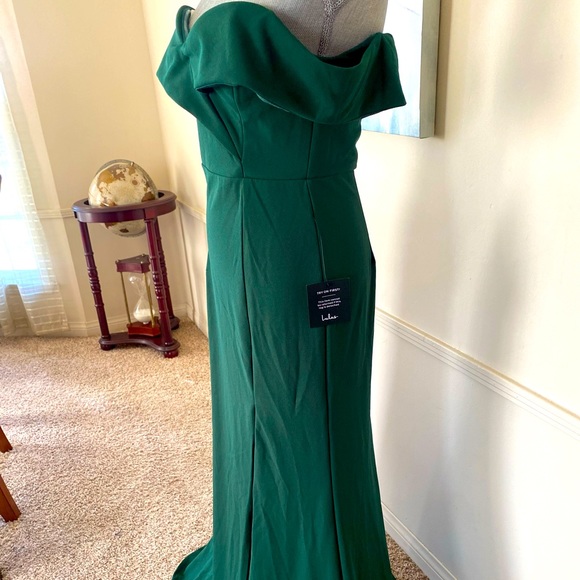 LULUS 💚HUNTER GREEN💚 OFF THE SHOULDER MAXI FORMAL DRESS SIZE MEDIUM 🌟NWT🌟 - Picture 10 of 16